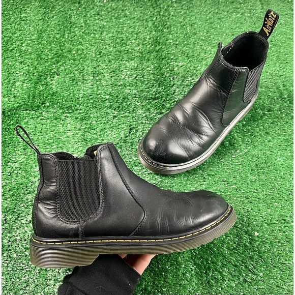 Dr Martens 2976 Chelsea Boots Youth Softy T SZ 7 Black Leather Fair Condition - Picture 1 of 8